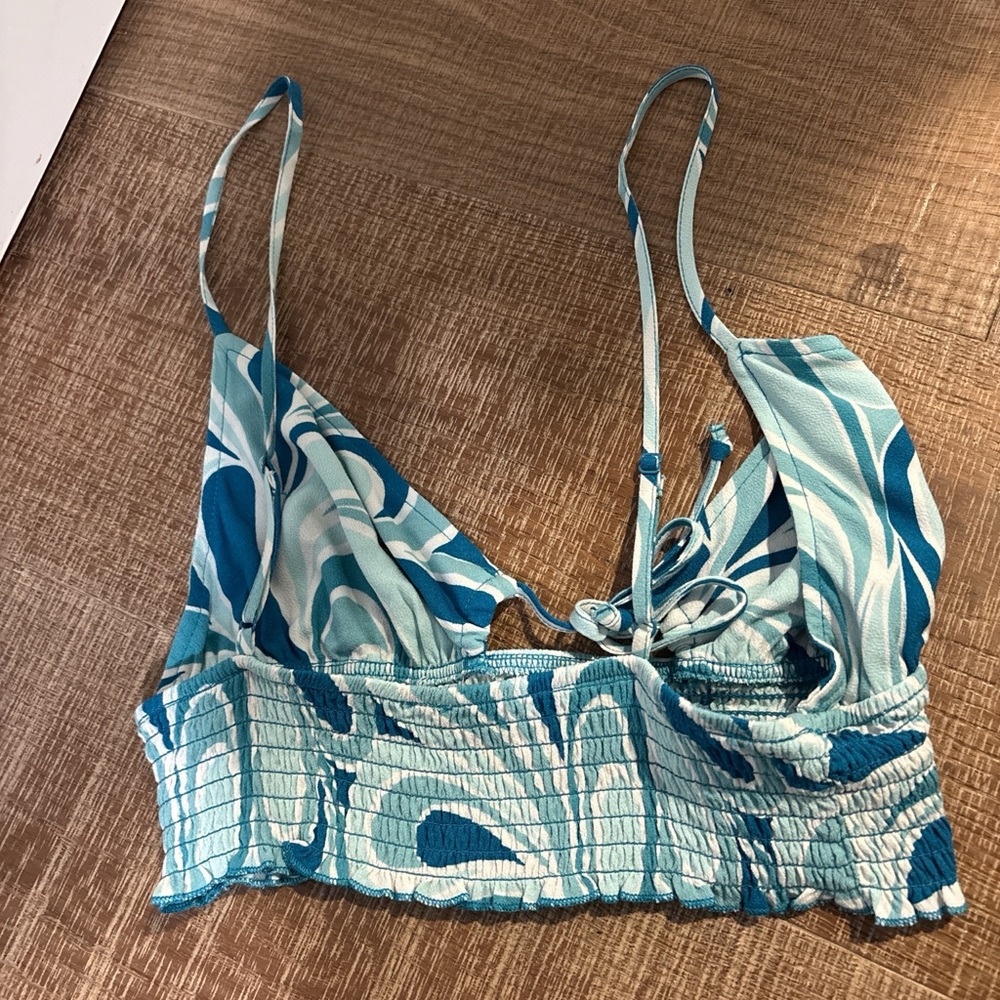 Garage Teal and White Swirl Crop Top